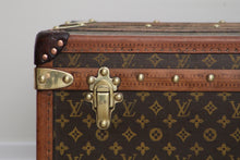 Load image into Gallery viewer, Louis Vuitton Monogram Canvas - ILWT - In Luxury We Trust
