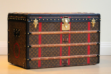 Load image into Gallery viewer, Louis Vuitton trunk