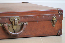 Load image into Gallery viewer, Louis Vuitton trunk