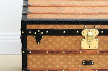 Load image into Gallery viewer, Louis Vuitton trunk
