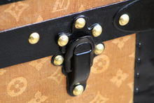 Load image into Gallery viewer, Louis Vuitton trunk