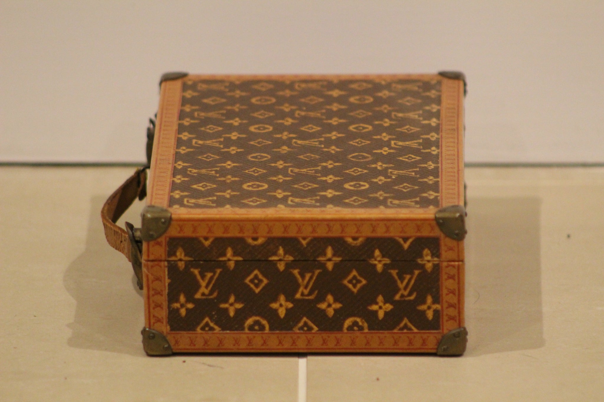 1930s Anique Louis Vuitton Miniature Trunk – ILWT - In Luxury We Trust