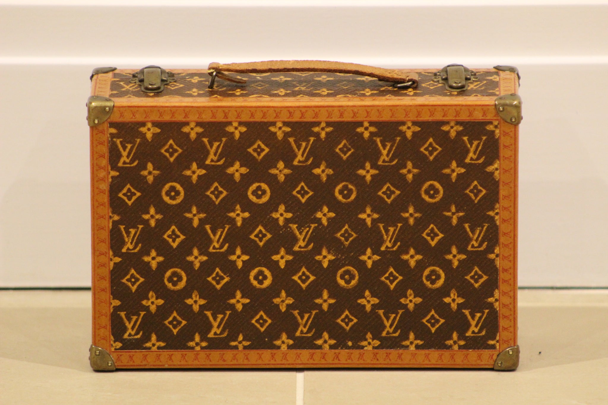 1930s Anique Louis Vuitton Miniature Trunk – ILWT - In Luxury We Trust